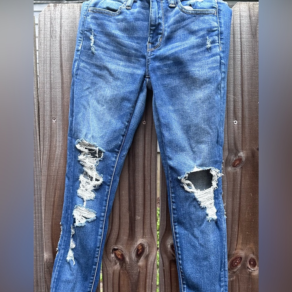 American Eagle distressed jeans